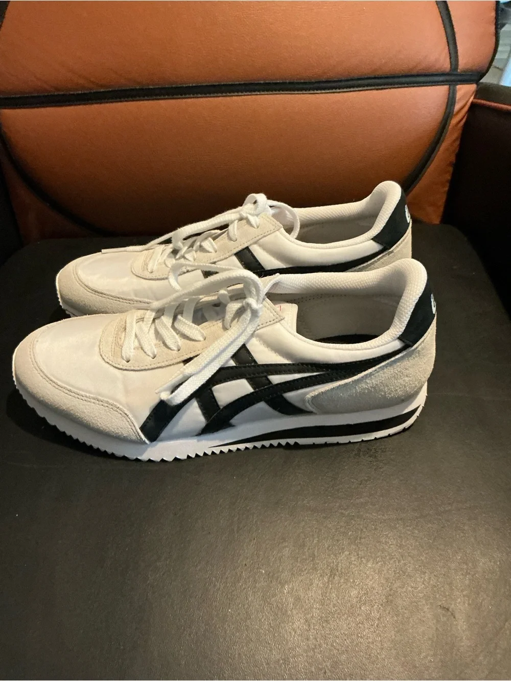 Onitsuka Tiger by Asics low profile
